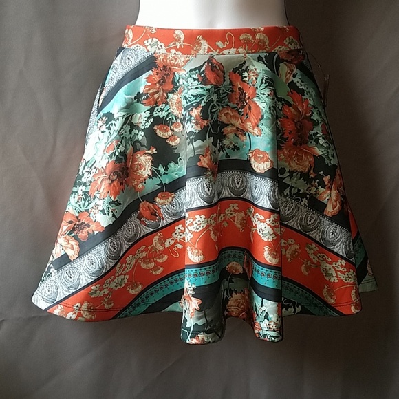 Romeo & Juliet Couture Dresses & Skirts - Romeo and Juliet Couture skirt